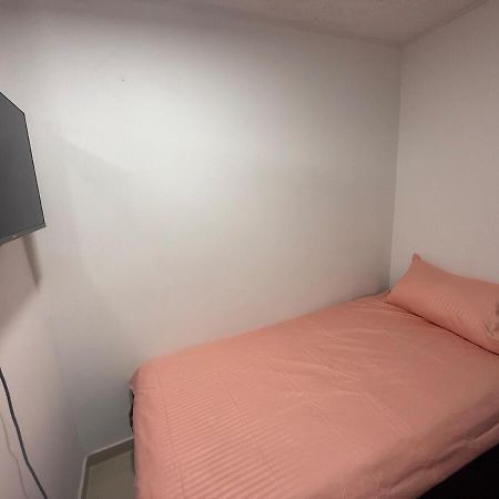 Apartmán Habitacion Pequena A Una Cuadra De Ventura Plaza Cúcuta Exteriér fotografie